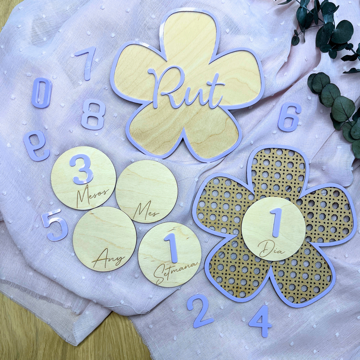 CUMPLE MES FLOR DE RATÁN